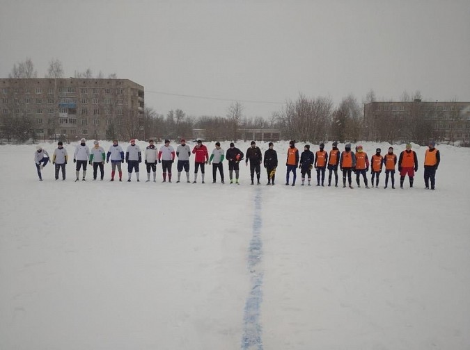В Кинешме стартовал турнир по зимнему футболу фото 4