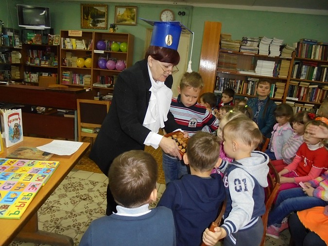 Дошкольники отметили День знаний с магистром околовсяческих наук в Кинешме фото 4