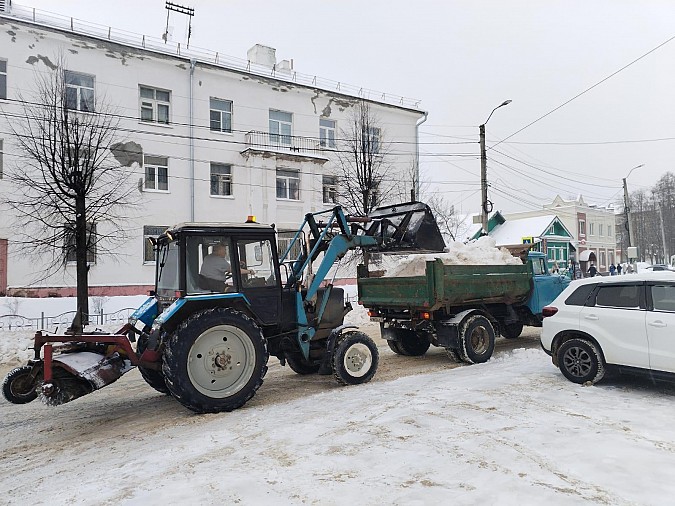 УГХ Кинешмы продолжает расчищать и расширять дороги и тротуары фото 4