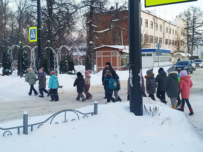 В Кинешме родители юных участников дорожного движения привлекли внимание автомобилистов фото 3