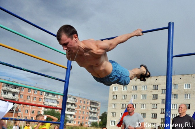 Мастера уличной гимнастики в Кинешме завершили летний сезон фото 18