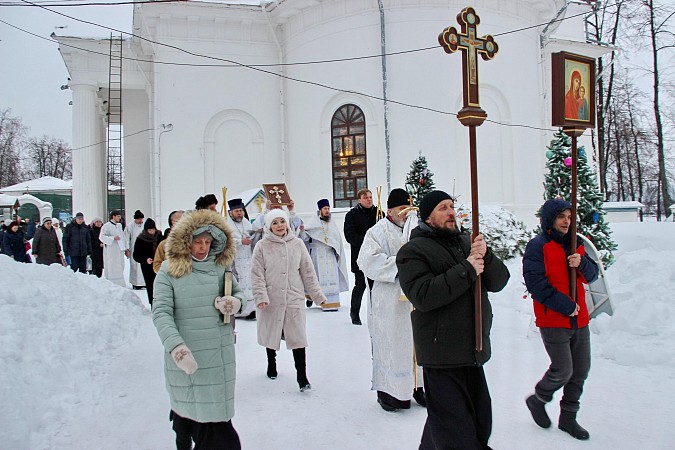 Епископ Кинешемский и Палехский Иларион совершил чин Великого освящения воды фото 6