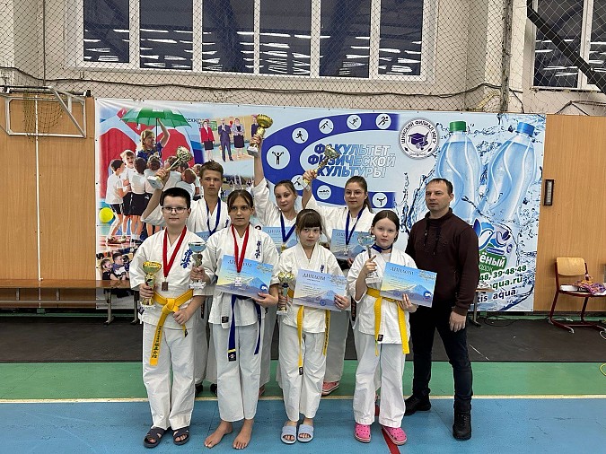 Каратисты Кинешмы завоевали награды на турнире в Шуе фото 2
