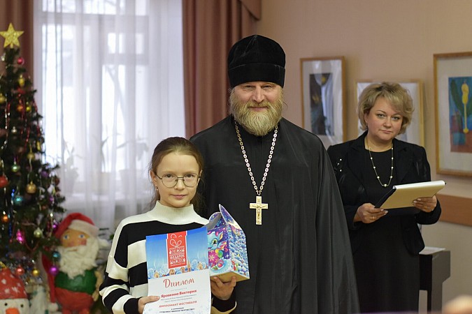 В Кинешме чествовали победителей фестиваля детского творчества «Рождественский подарок» фото 9