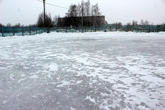 Кататься можно: кинешемские депутаты высоко оценили состояние ледовых площадок фото 5