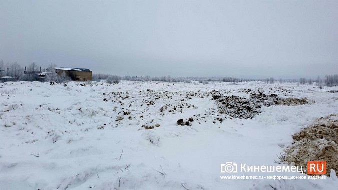 Весь снег с улиц Кинешмы вывозится в поле напротив городского кладбища в «Сокольниках» фото 5