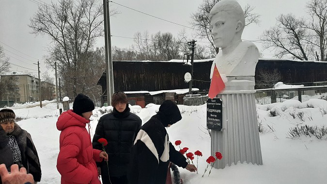 В Кинешме почтили память летчика, Героя  Советского Союза Виктора Кудрявцева фото 6