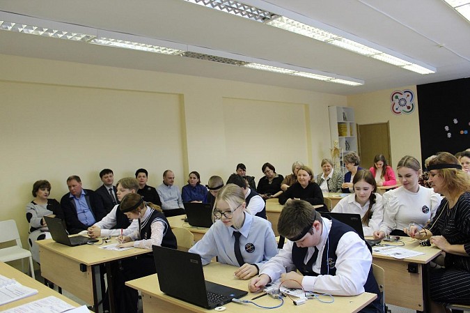 В Кинешме на базе школы №8 обсудили организацию работы инженерных классов фото 6