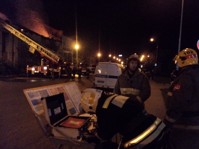 В Иванове сгорело здание бывшего ночного клуба «Таганка» фото 4