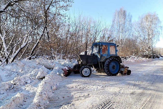 УГХ продолжает расчищать и расширять дороги в микрорайонах города фото 8