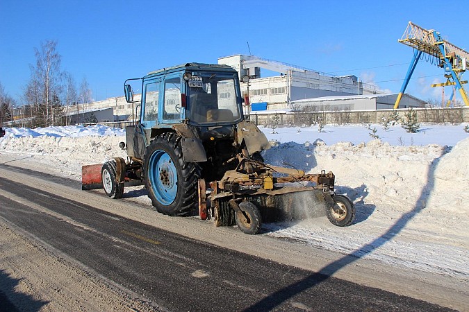 УГХ продолжает расчищать и расширять дороги в микрорайонах города фото 3
