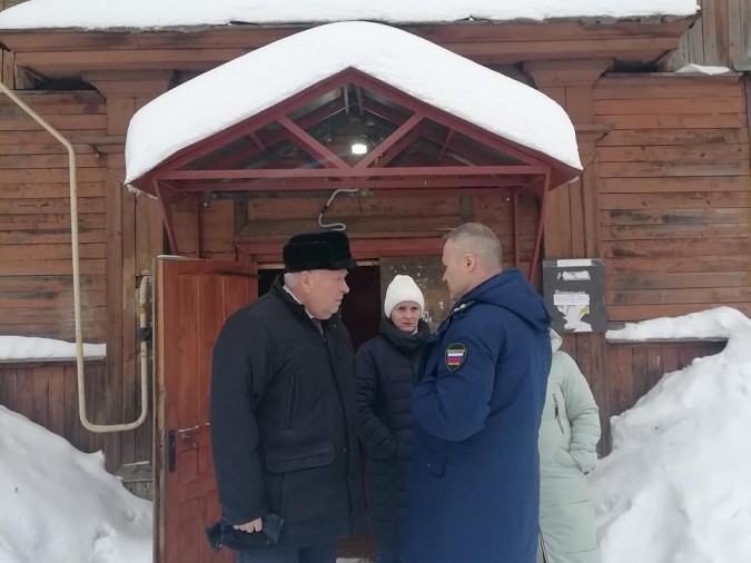 Жители с ул.Менделеева не могут переселиться из аварийного дома фото 4