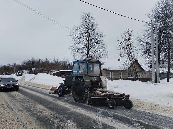УГХ в усиленном режиме убирает улицы от снега фото 7