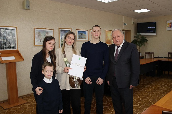 Шесть многодетных семей Кинешмы получили сертификаты на покупку жилья фото 2