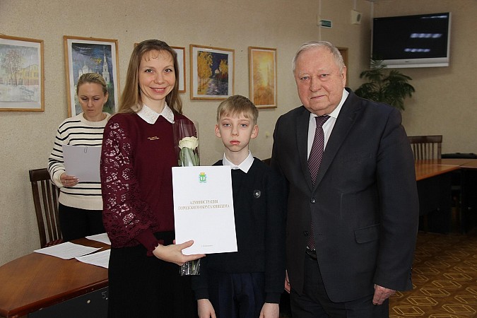 Шесть многодетных семей Кинешмы получили сертификаты на покупку жилья фото 4