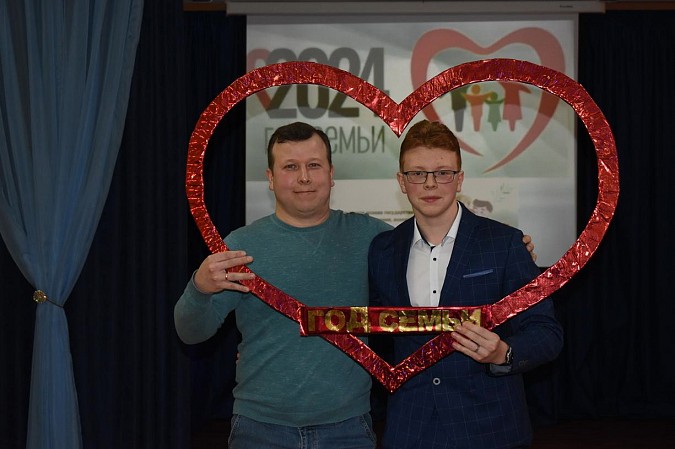 В Кинешме чествовали победителей и призеров конкурса «Ученик года - 2024» фото 7