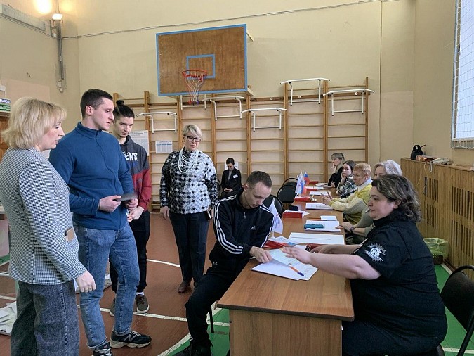 Жители Кинешмы активно голосуют на выборах президента России фото 7