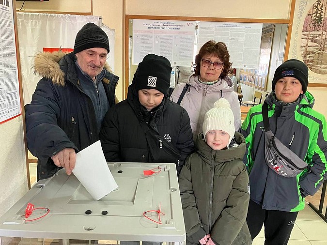 Жители Кинешмы активно голосуют на выборах президента России фото 9