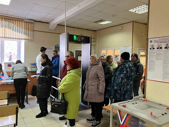 Жители Кинешмы активно голосуют на выборах президента России фото 6