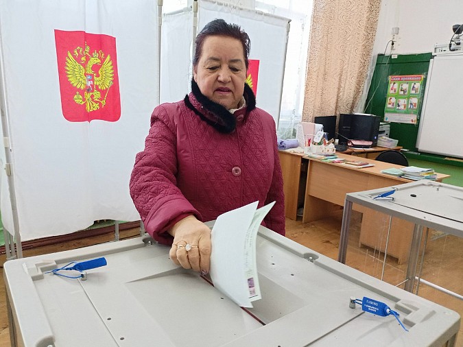 Жители Кинешмы активно голосуют на выборах президента России фото 8