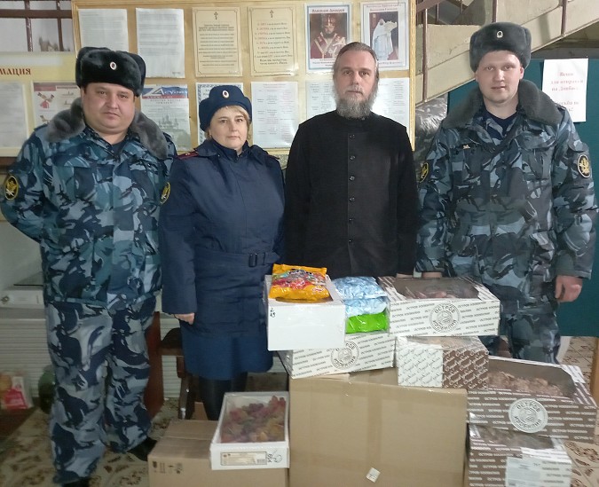 Сотрудники кинешемских колоний отправили гуманитарный груз в зону СВО фото 3
