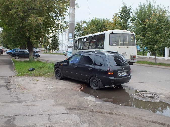 В Кинешме произошло ДТП с участием пассажирского автобуса и легковушки фото 5