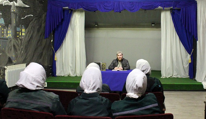 Осужденных кинешемской женской колонии посетил имам Абдулла Иннарукаев фото 2