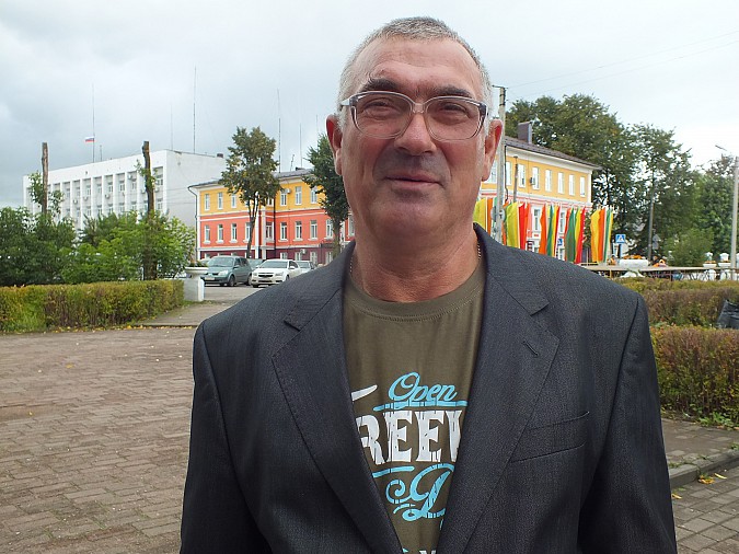 Александр Елин