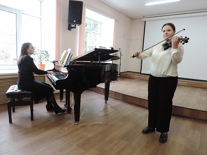 В ДШИ состоялся отчётный концерт отделения инструментов симфонического оркестра фото 10