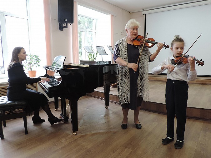 В ДШИ состоялся отчётный концерт отделения инструментов симфонического оркестра фото 4