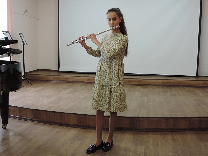 В ДШИ состоялся отчётный концерт отделения инструментов симфонического оркестра фото 7
