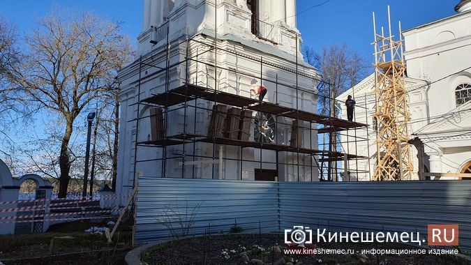 Колокольню Троицко-Успенского собора начали одевать в строительные леса фото 5