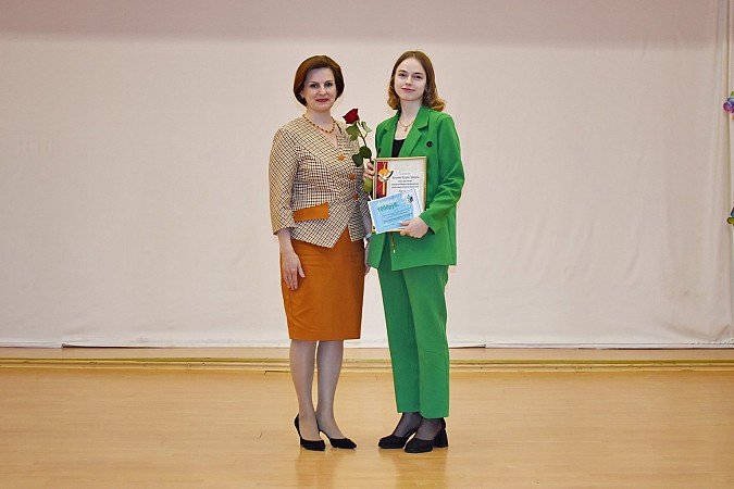 В Кинешме чествовали победителей конкурса профессионального мастерства «Педагог-мастер» фото 8