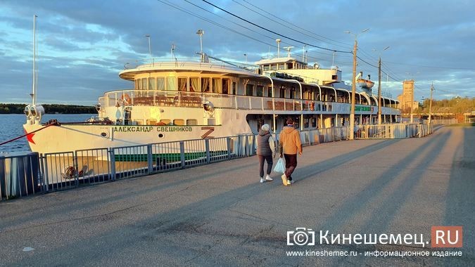 В Первомай к Кинешме причалил двухпалубный «Александр Свешников» фото 2