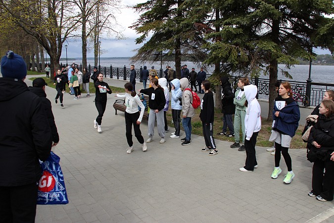 В Кинешме на старт легкоатлетической эстафеты вышли более 500 участников фото 41