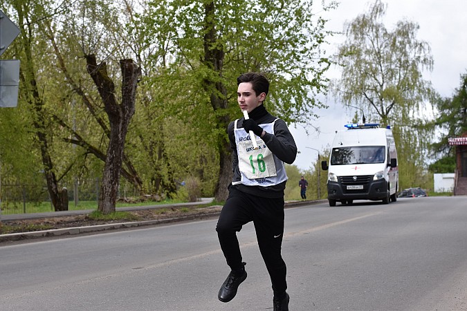 В Кинешме на старт легкоатлетической эстафеты вышли более 500 участников фото 30