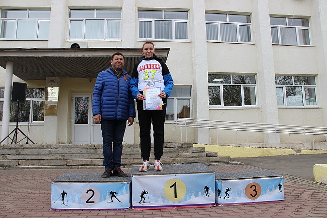 В Кинешме на старт легкоатлетической эстафеты вышли более 500 участников фото 59