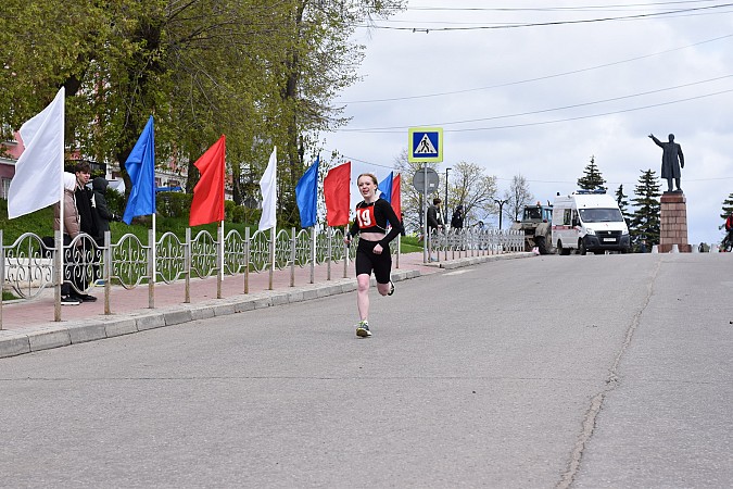 В Кинешме на старт легкоатлетической эстафеты вышли более 500 участников фото 15