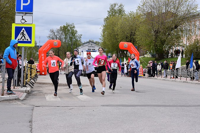В Кинешме на старт легкоатлетической эстафеты вышли более 500 участников фото 32