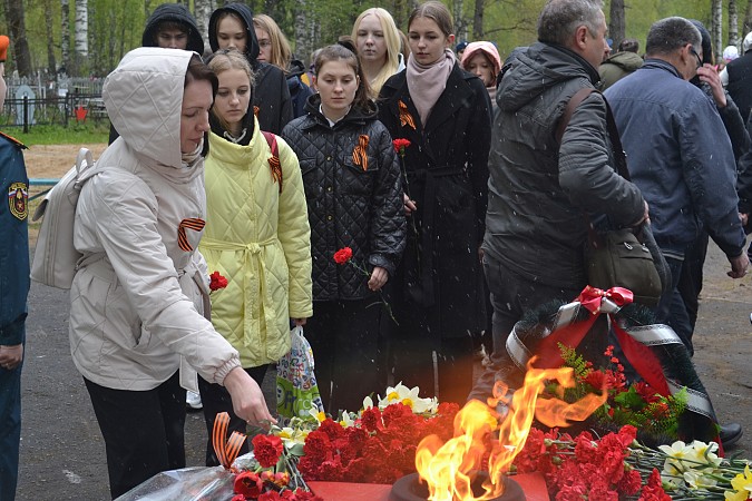На воинских захоронениях на кладбищах «Сокольники» и «Затенки» прошли митинги фото 28