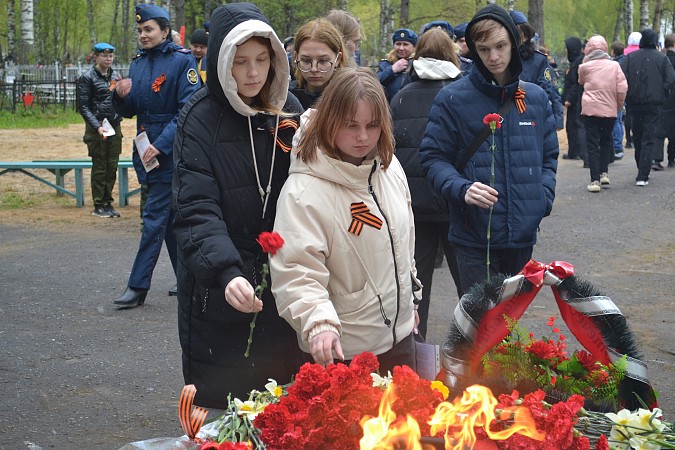 На воинских захоронениях на кладбищах «Сокольники» и «Затенки» прошли митинги фото 20