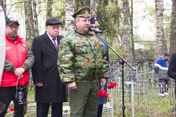 На воинских захоронениях на кладбищах «Сокольники» и «Затенки» прошли митинги фото 13