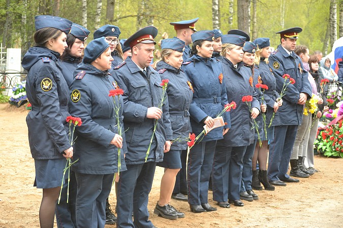 На воинских захоронениях на кладбищах «Сокольники» и «Затенки» прошли митинги фото 21