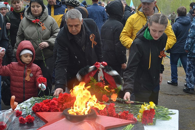 На воинских захоронениях на кладбищах «Сокольники» и «Затенки» прошли митинги фото 24