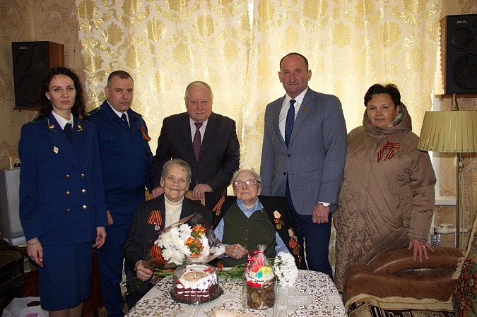 В Кинешме участников Великой Отечественной войны поздравили с 9 Мая фото 3