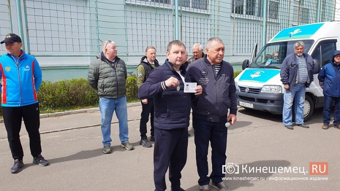 Герои СВО, силовики и  школьники: в Кинешме в седьмой раз пробежали марш-бросок фото 10