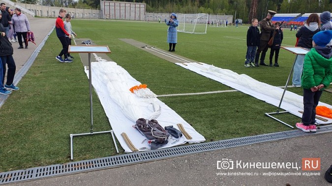 Герои СВО, силовики и  школьники: в Кинешме в седьмой раз пробежали марш-бросок фото 21