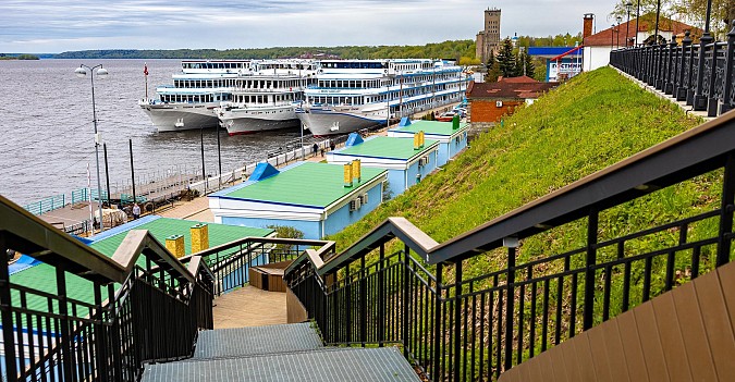 С начала туристической навигации Кинешма встретила 13 теплоходов фото 2