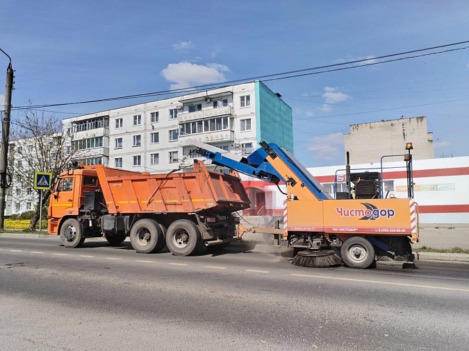 С помощью новой подметальной машины очистили еще три улицы Кинешмы фото 2