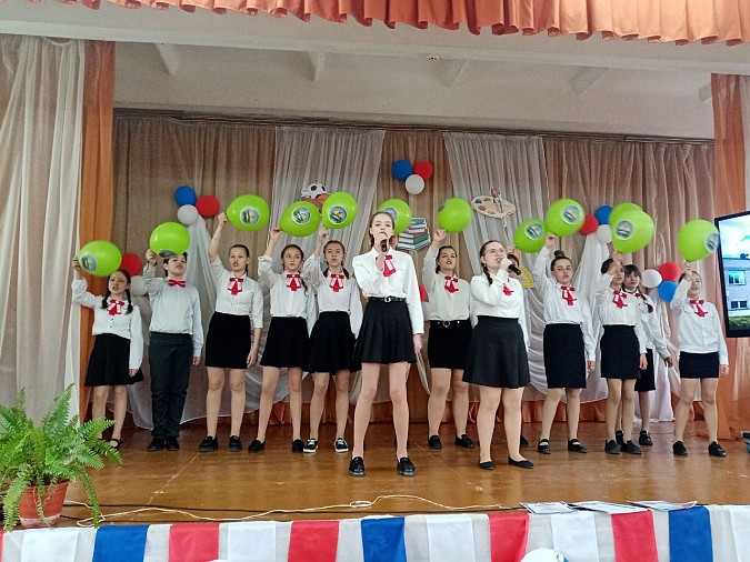 В школе №18 чествовали лучших учеников фото 4